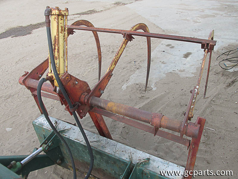 46 LOADER 5FT W/ GRAPPLE